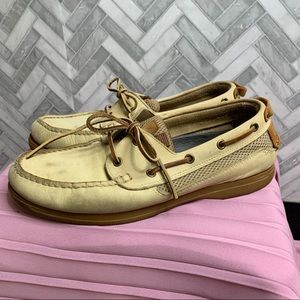 Bass men’s leather boat shoes